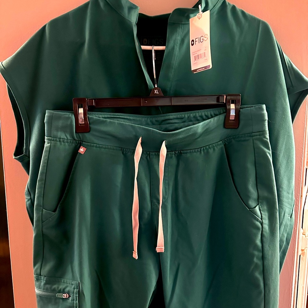 Figs Hunter Green Set